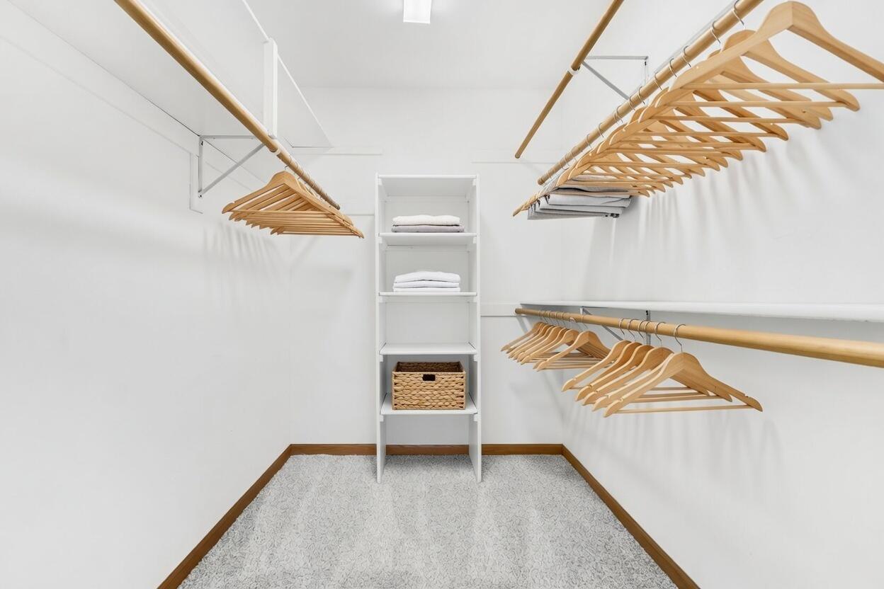 173 Heidel Road Thiensville, WI 53092 - Photo 21 of 34 Primary Walk-In Closet