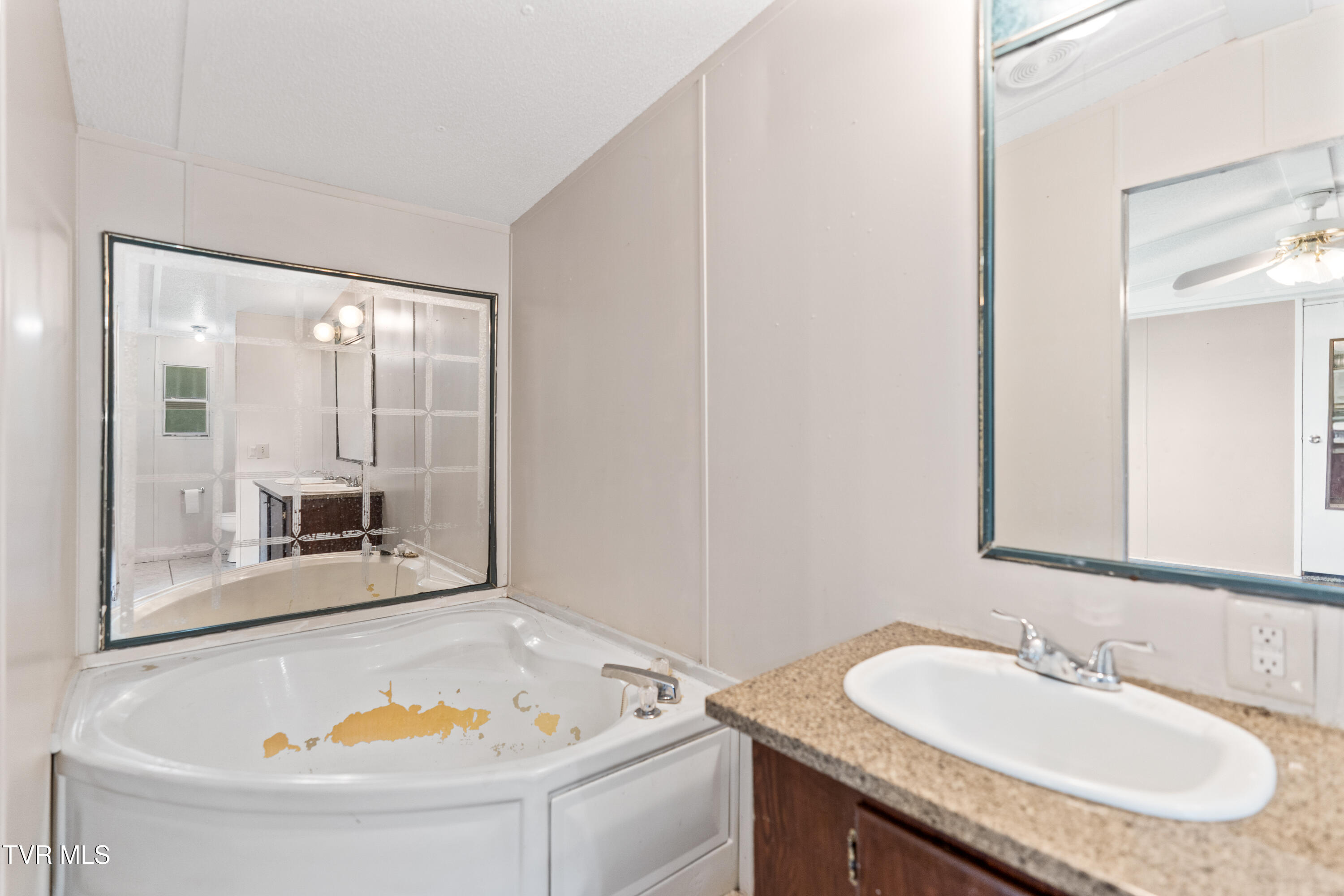 1500 Milburnton Road Limestone, TN 37681 - Photo 15 of 25 DSC00679
