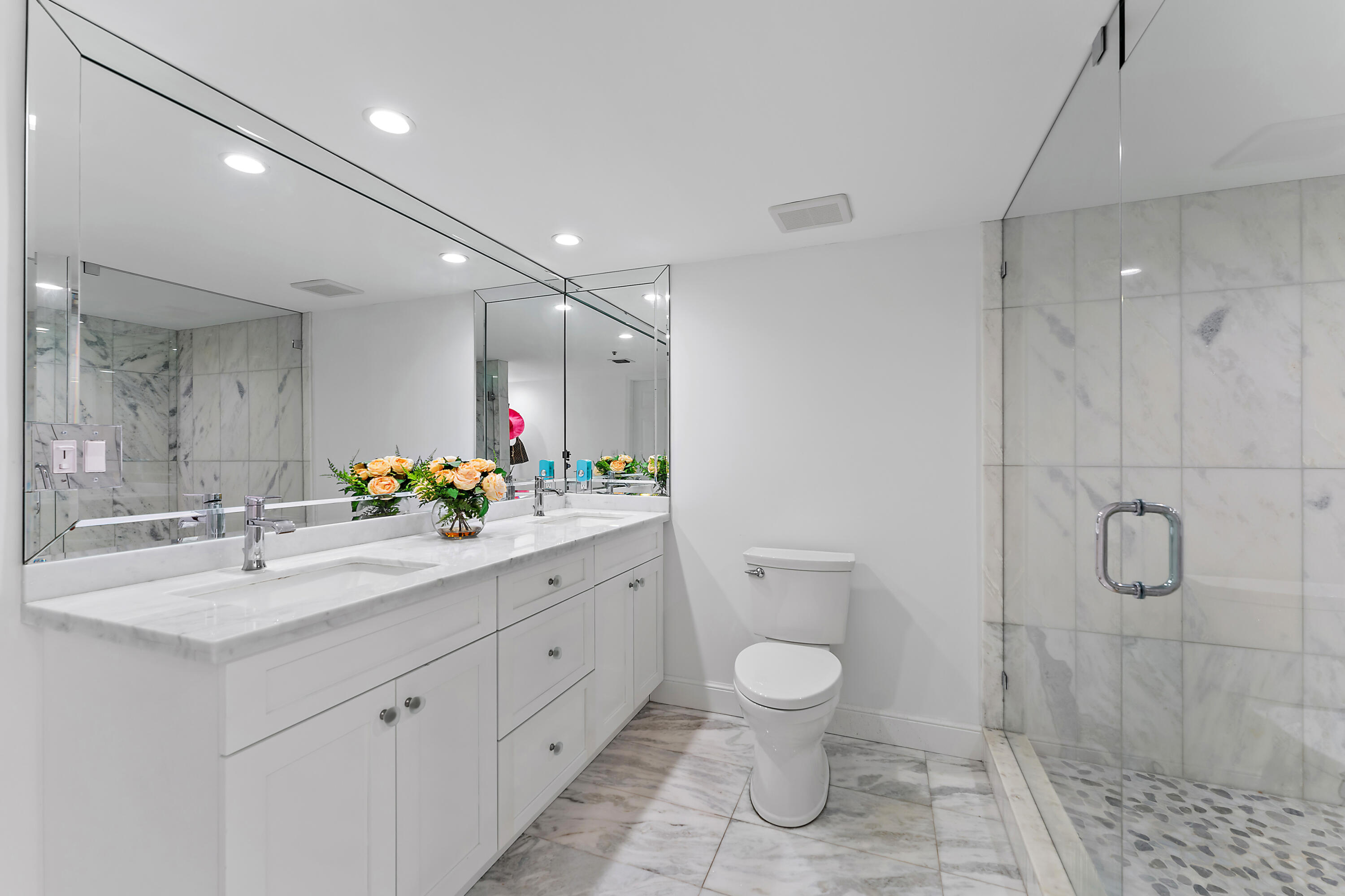 5280 North Ocean Drive, Unit 2F Singer Island, FL 33404 - Photo 30 of 92 Primary Bath