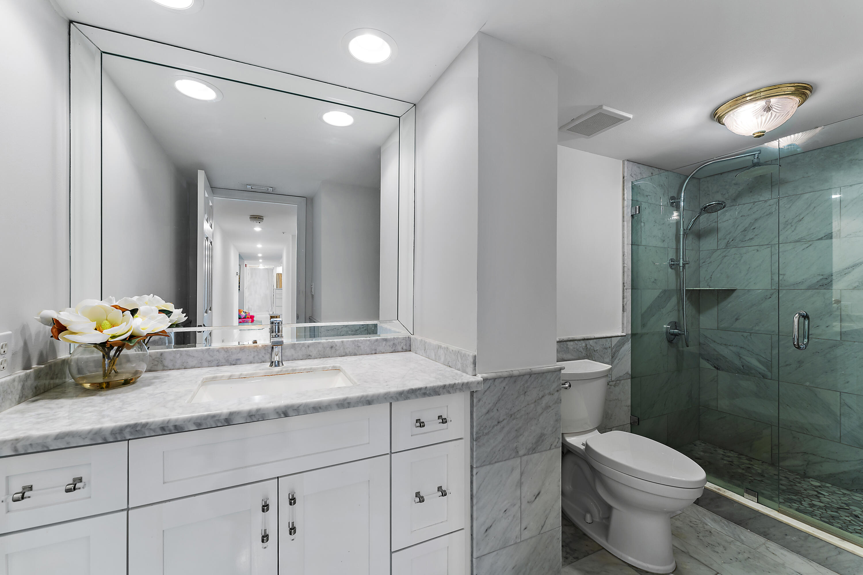 5280 North Ocean Drive, Unit 2F Singer Island, FL 33404 - Photo 34 of 92 2nd Bath