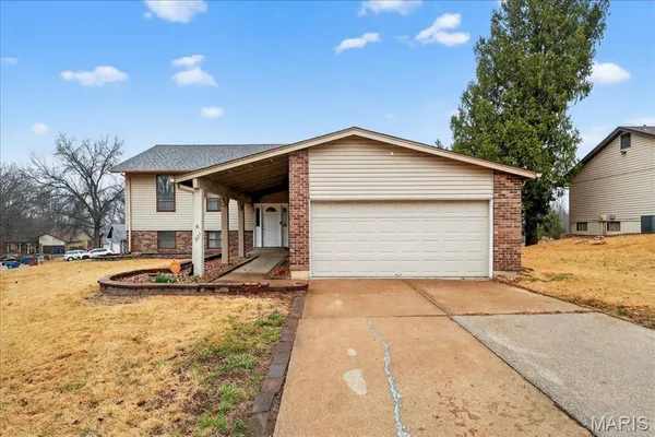 $200,000 | 5227 Suntrail Drive, Black Jack, MO 63033
