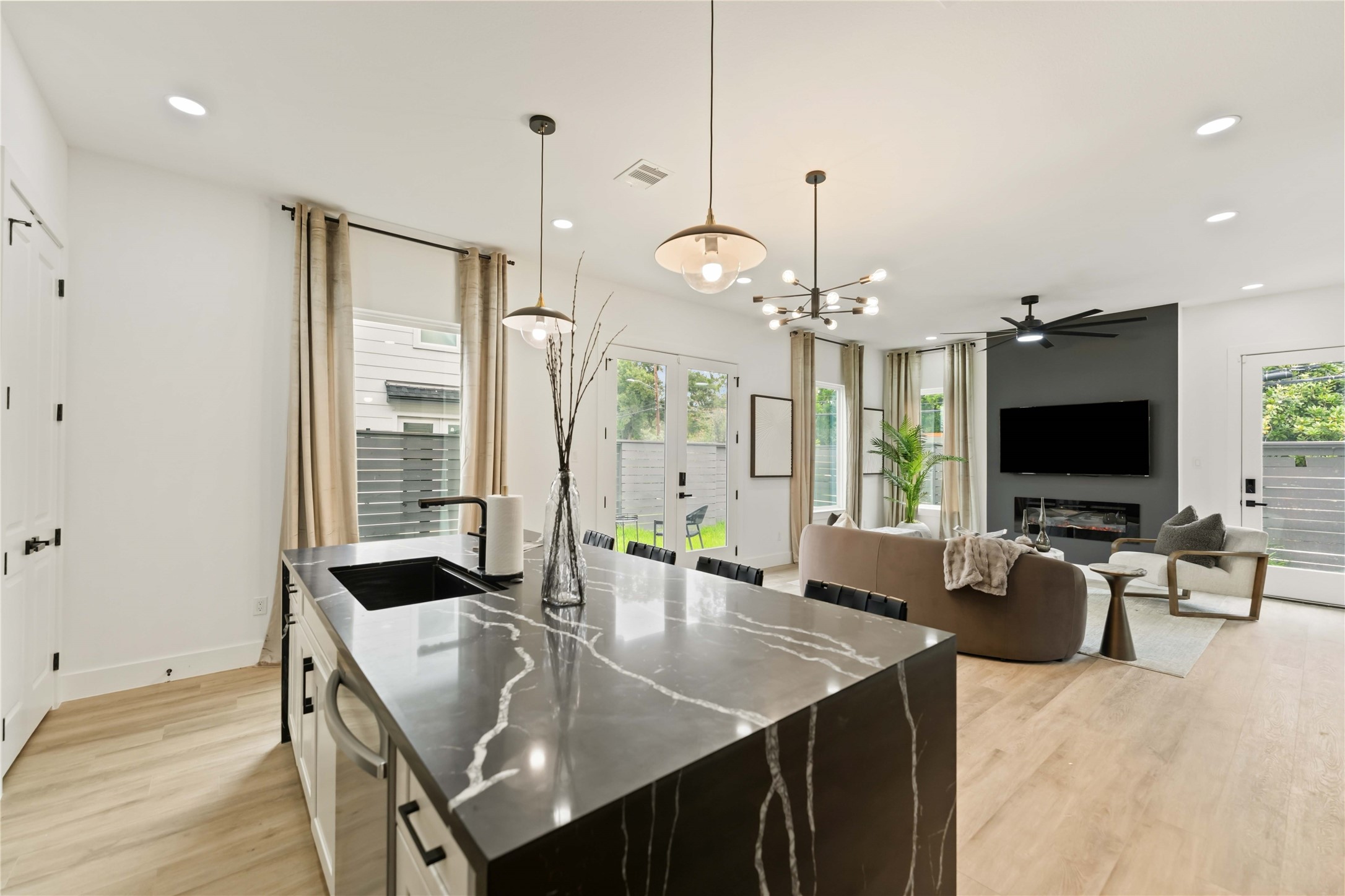 6539 Sealey Street Houston, TX 77091 - Photo 13 of 28 a view of a kitchen and dining room