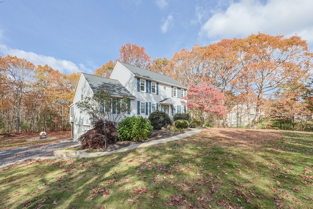 59 Old Farm Road Douglas, MA 01516 - Photo 2 of 41