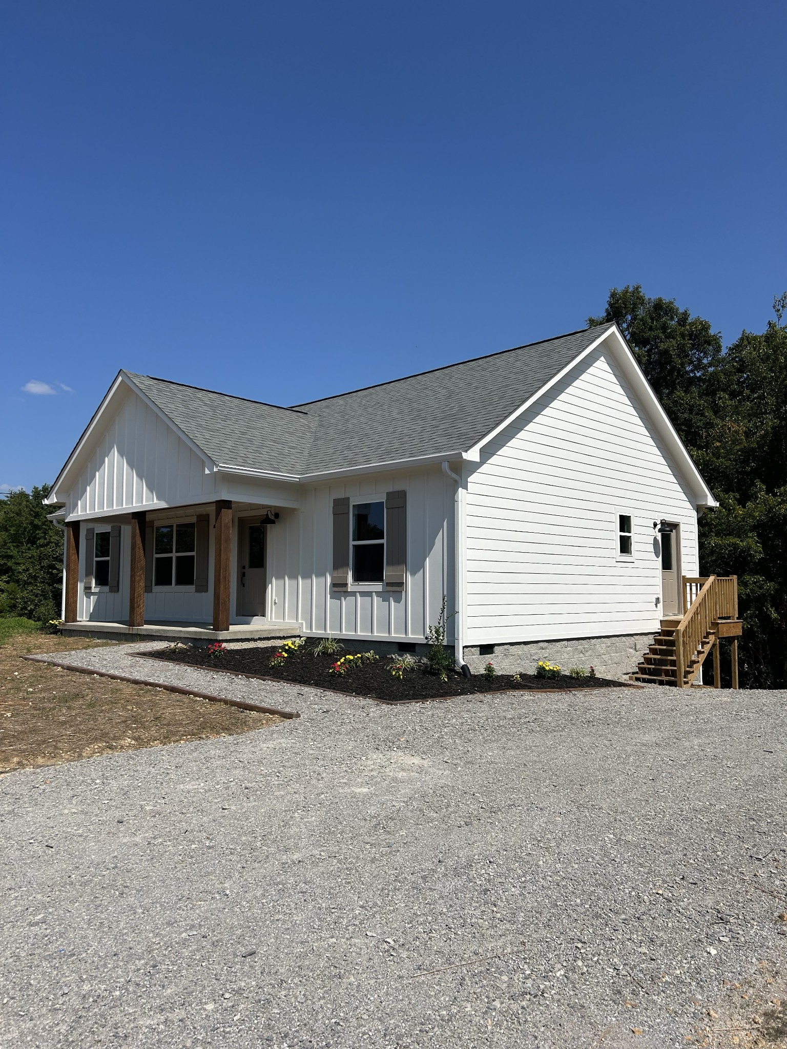 5702 Little Dry Creek Road Pulaski, TN 38478 - Photo 2 of 31 Gallery Image 2