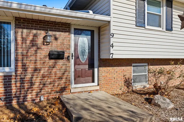 $239,900 | 947 East Marshall Street, Morton, IL 61550