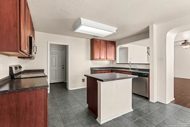 $230,000 | 10132 Villa Del Lago, San Antonio, TX 78245