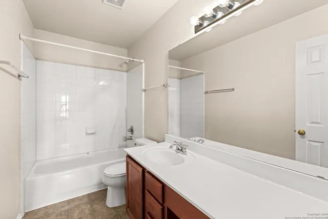 $230,000 | 10132 Villa Del Lago, San Antonio, TX 78245