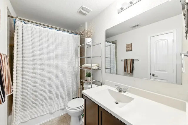 $385,000 | 3905 Alpine Autumn Drive, Austin, TX 78744