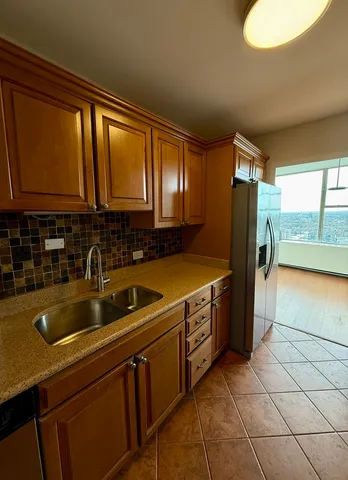 $2,600 | 5757 North Sheridan Road, Unit 20J, Chicago, IL 60660