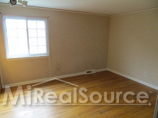 35398 Bobcean Road Clinton Township, MI 48035 - Photo 2 of 15 31170400-1.JPG