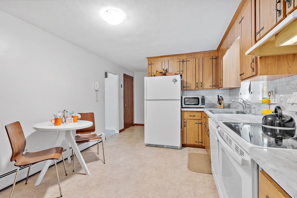 69 Morrison Road West Wakefield, MA 01880 - Photo 9 of 23 Gallery Image 9