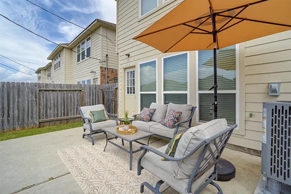 $230,000 | 523 North 1st Street, La Porte, TX 77571