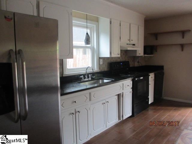 175 Motlow Creek Road Campobello, SC 29322 - Photo 3 of 36