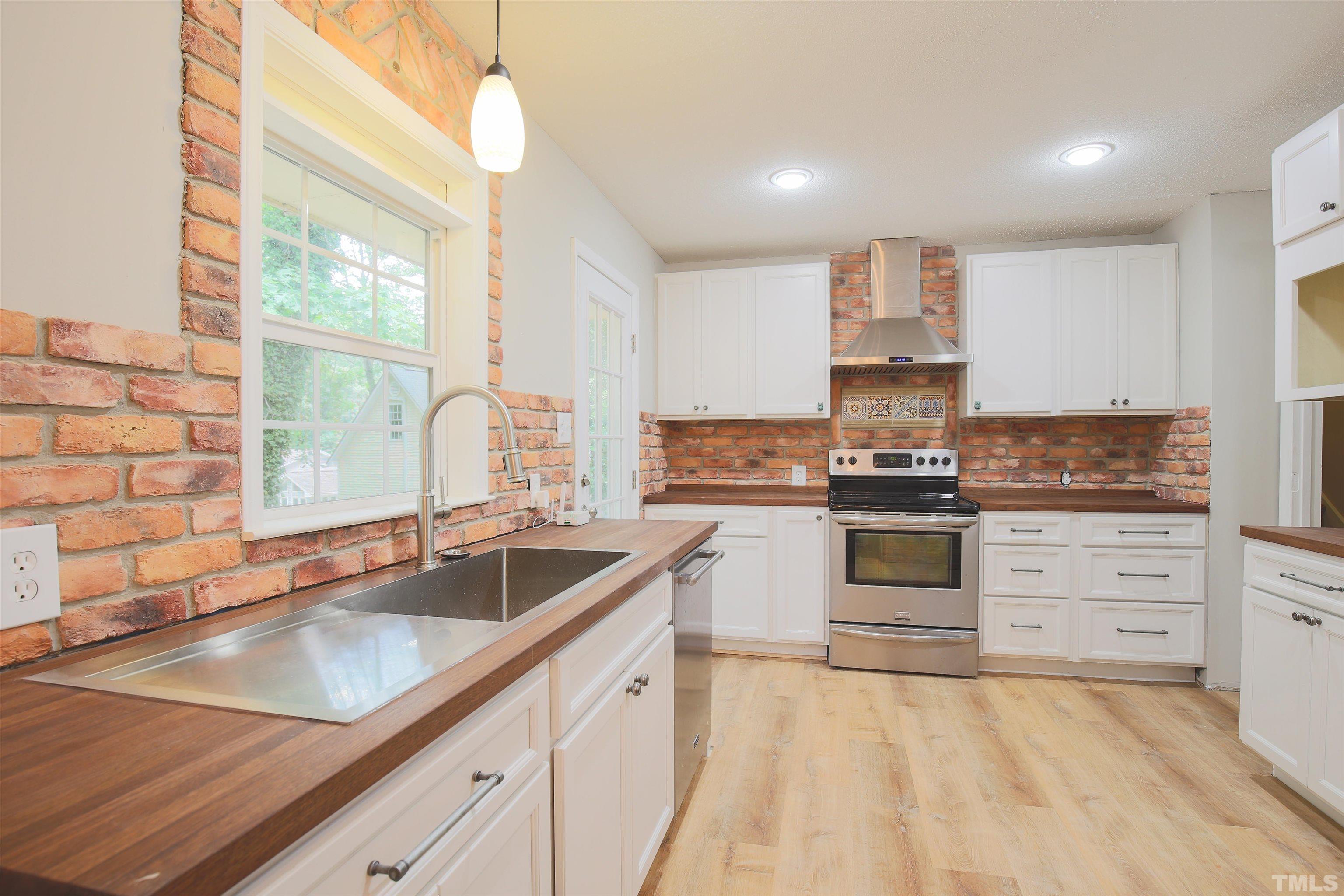 535 Southeast Maynard Road Cary, NC 27511 - Photo 4 of 22 Gallery Image 4