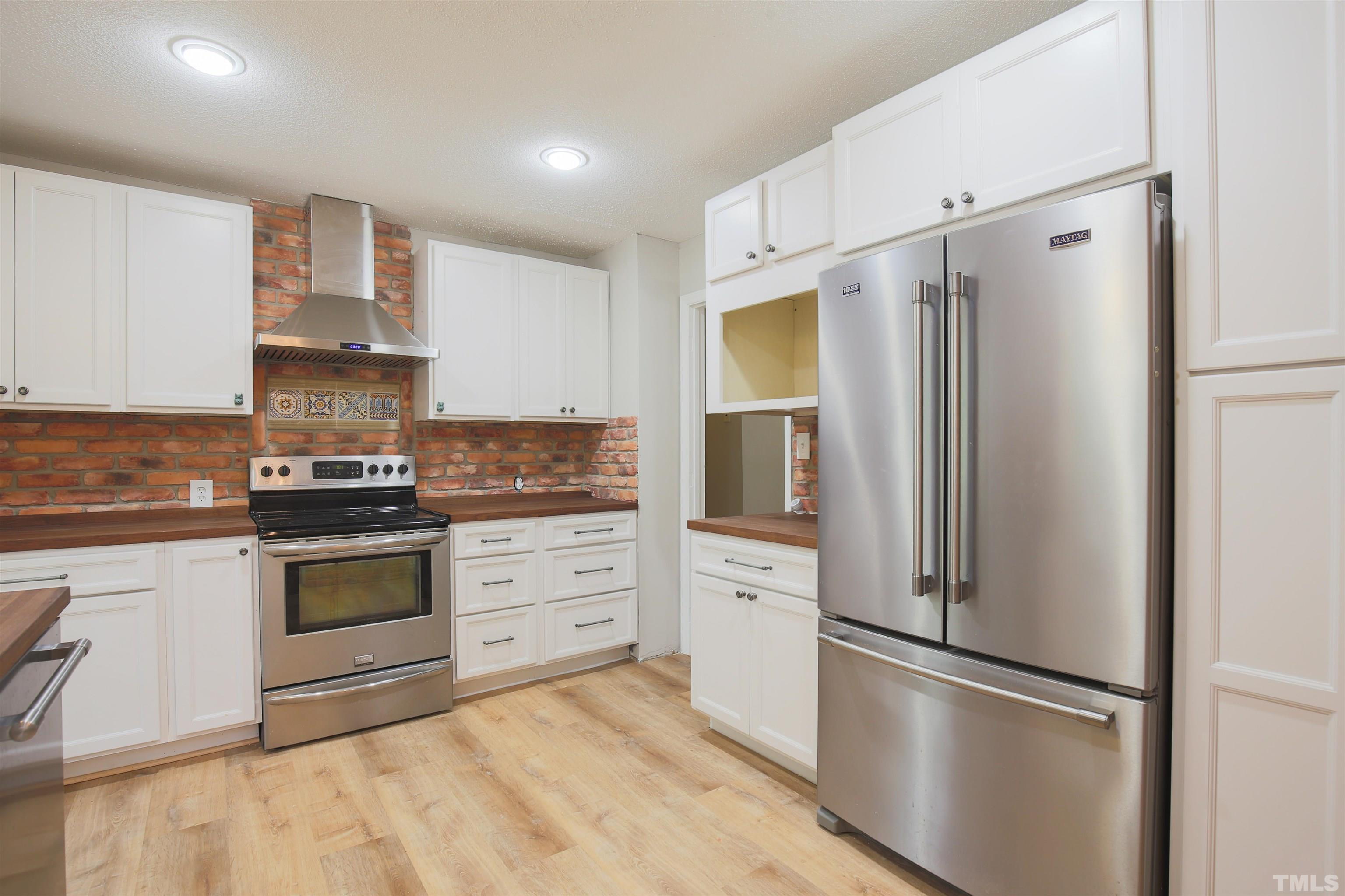 535 Southeast Maynard Road Cary, NC 27511 - Photo 8 of 22 Gallery Image 8