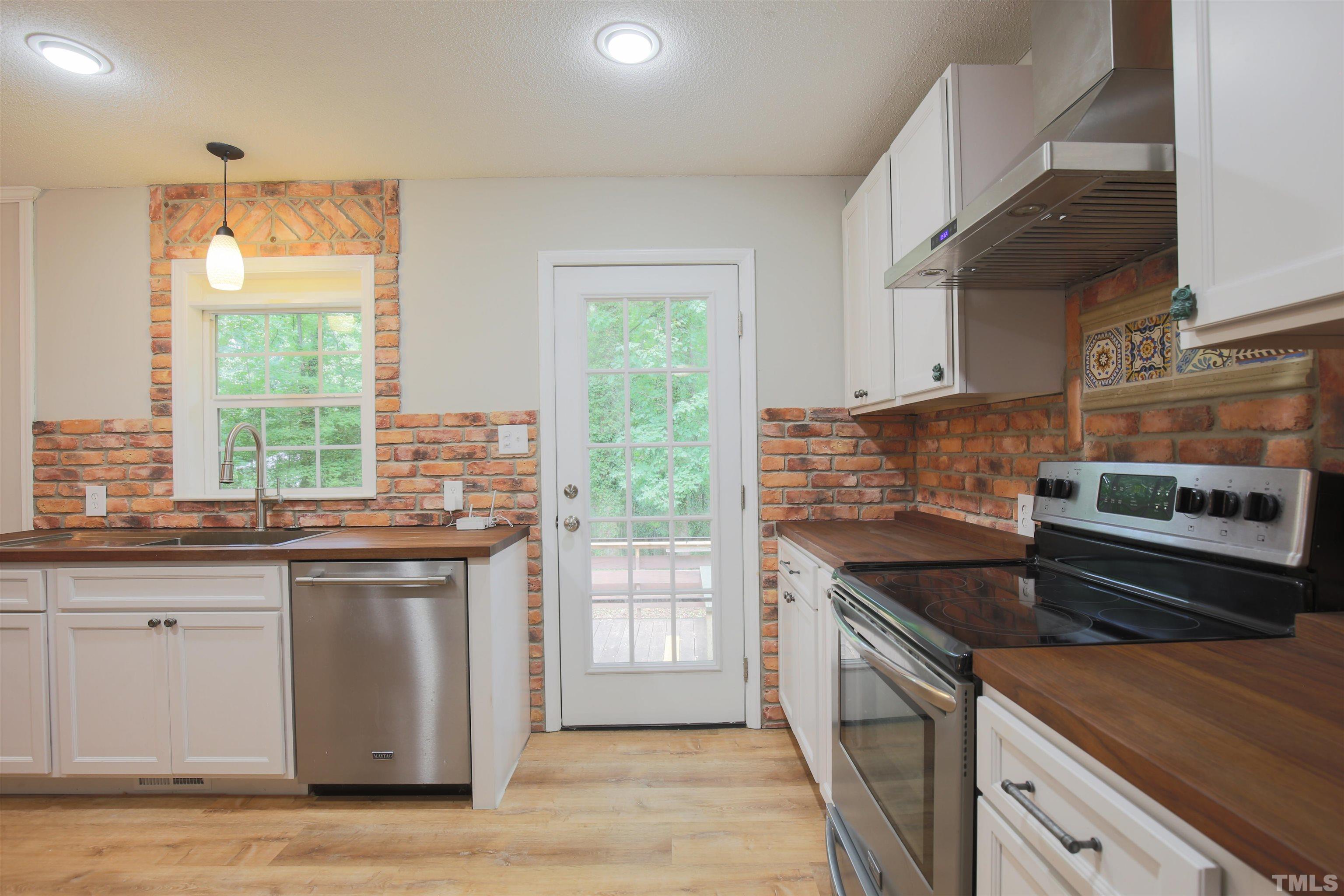 535 Southeast Maynard Road Cary, NC 27511 - Photo 9 of 22 Gallery Image 9
