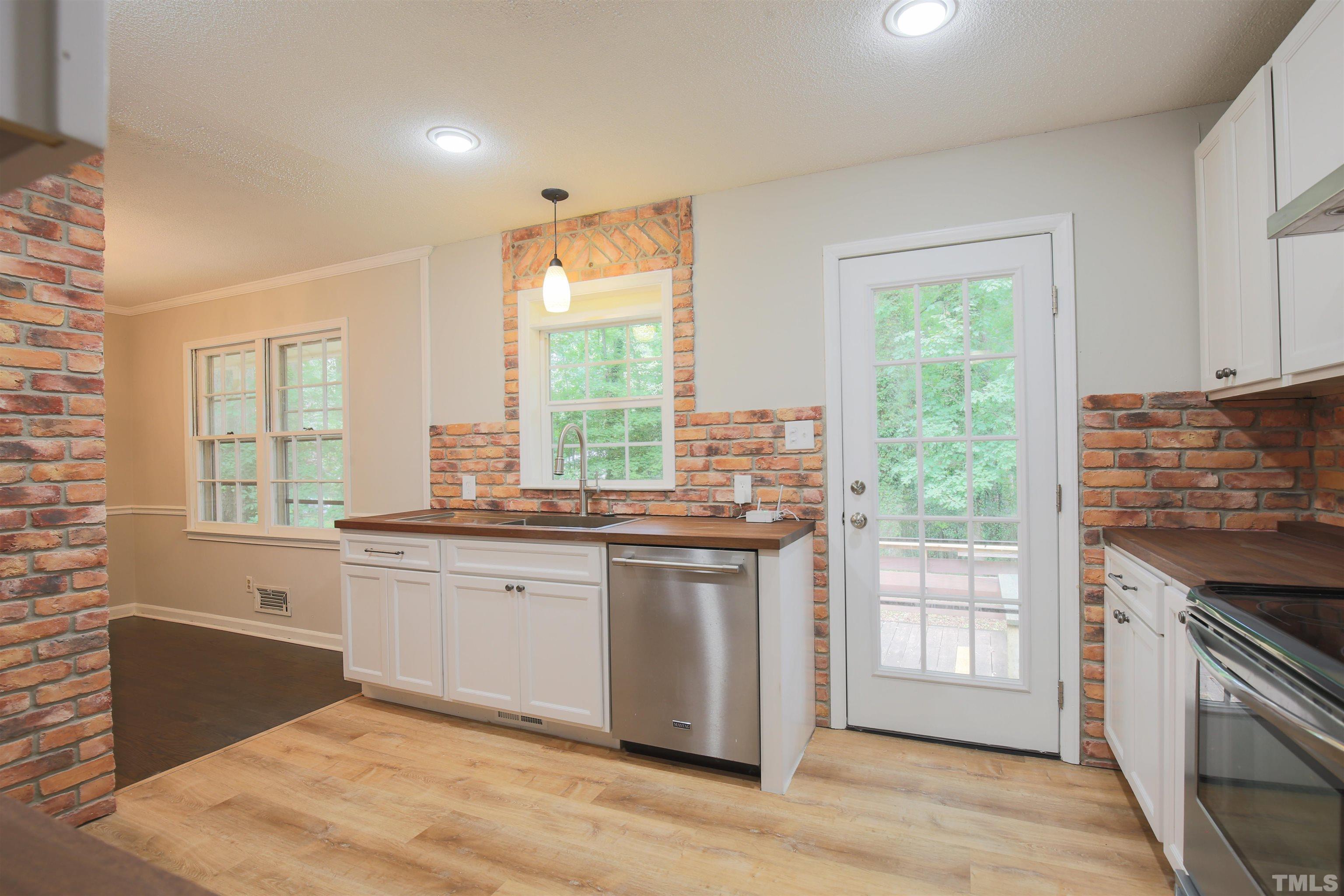 535 Southeast Maynard Road Cary, NC 27511 - Photo 10 of 22 Gallery Image 10