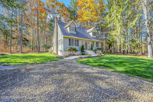 $459,500 | 117 Clay Street, Moscow, PA 18444