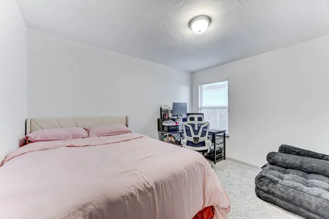 $2,100 | 204 Shoreview Drive, Conroe, TX 77303