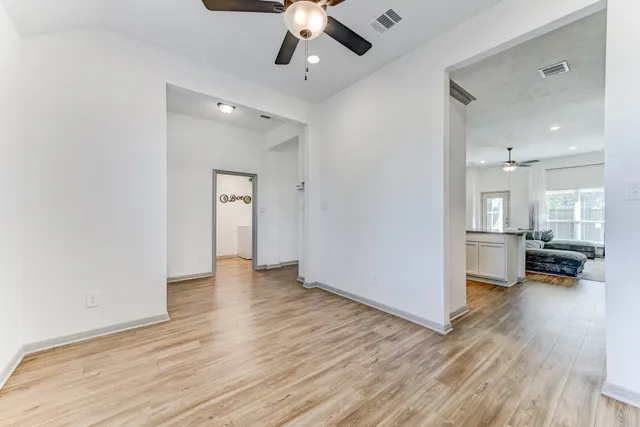 $2,100 | 204 Shoreview Drive, Conroe, TX 77303