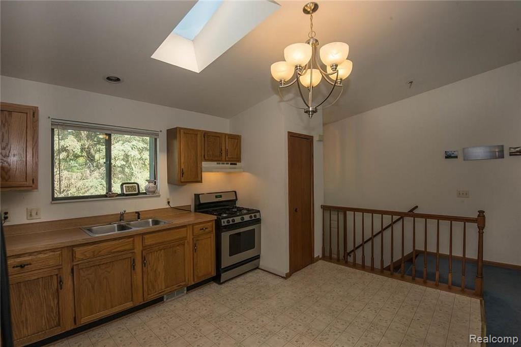 25290 Power Road Farmington Hills, MI 48336 - Photo 10 of 30