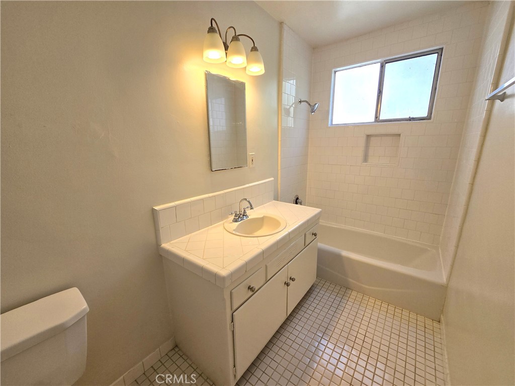 439 Le Doux Road, Unit 2 Los Angeles, CA 90048 - Photo 12 of 18