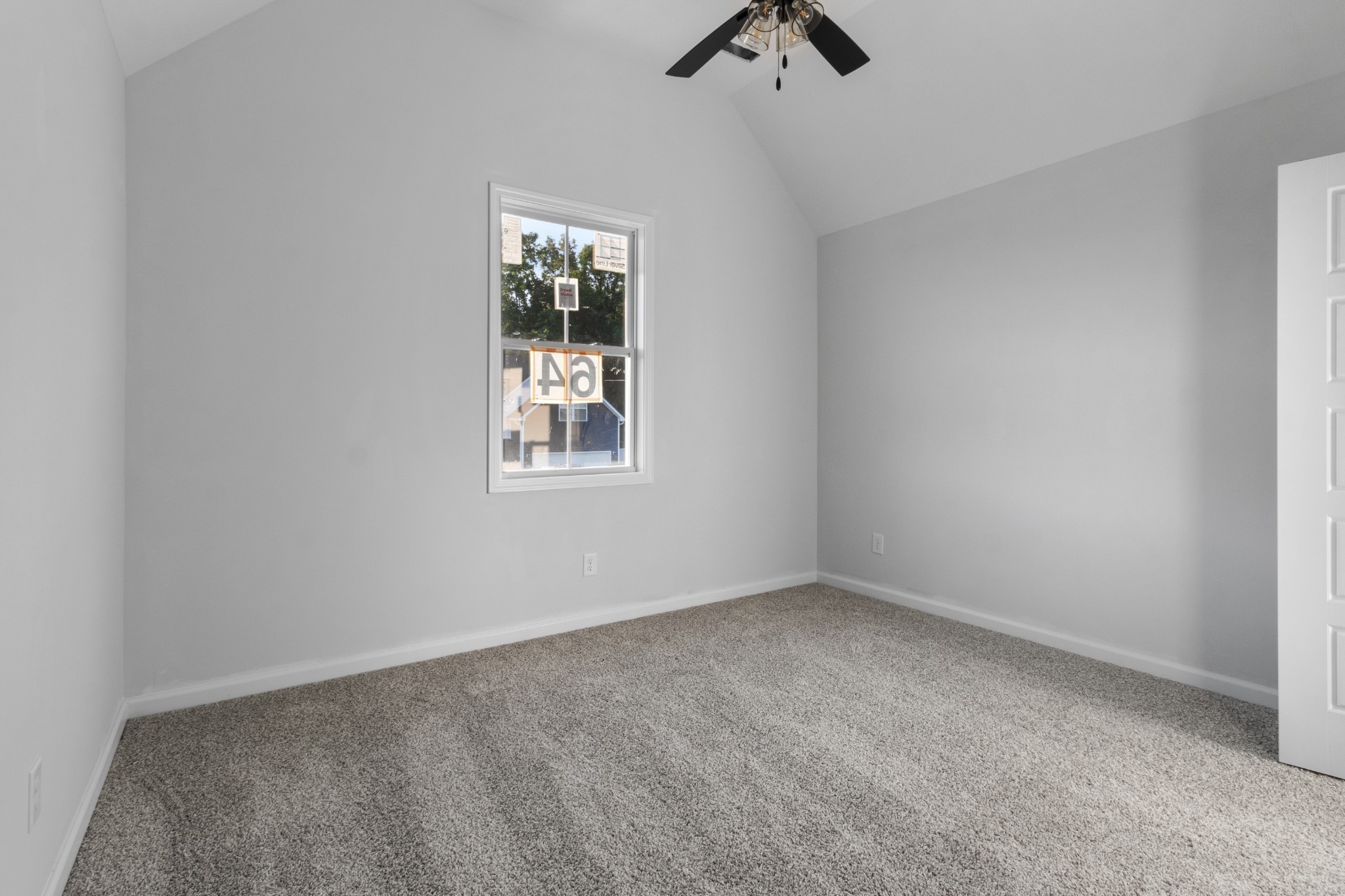 1192 Boulder Pass Road Clarksville, TN 37040 - Photo 18 of 26 an empty room with windows