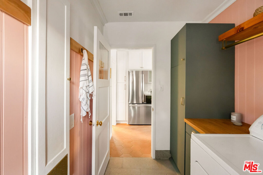 930 North Keystone Street Burbank, CA 91506 - Photo 15 of 29