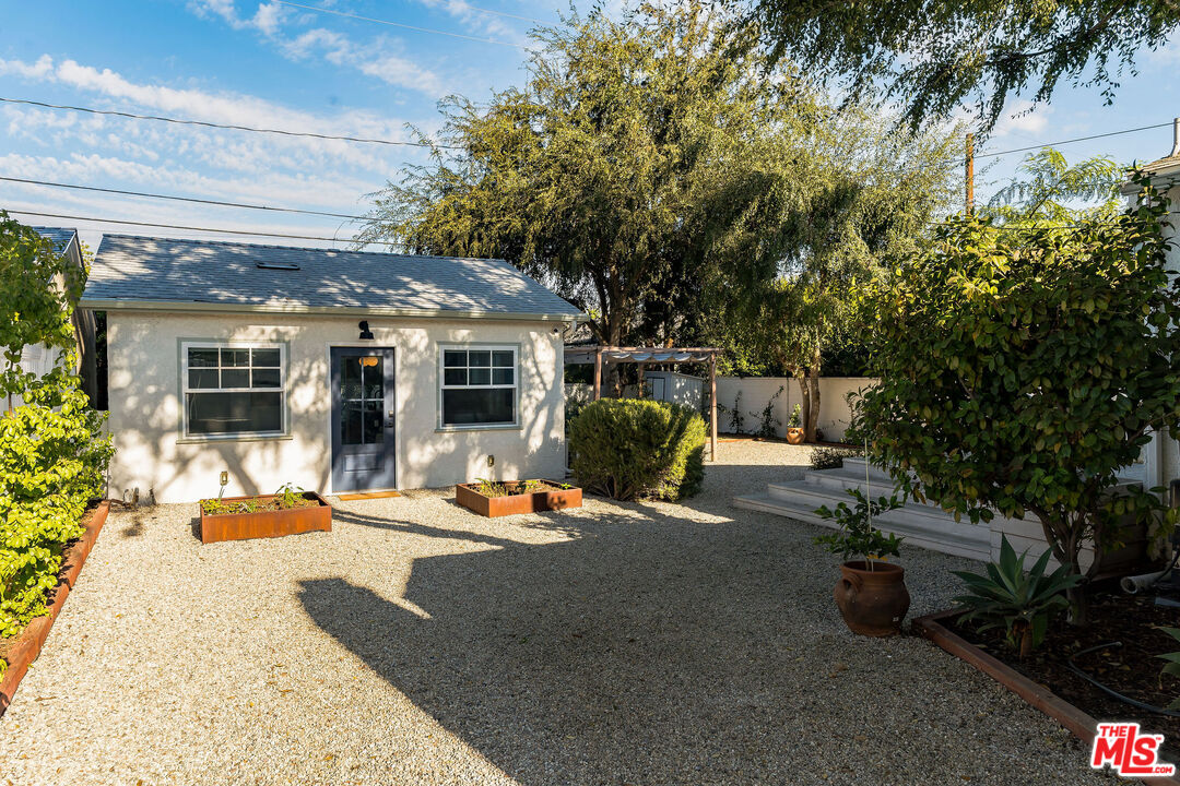 930 North Keystone Street Burbank, CA 91506 - Photo 19 of 29