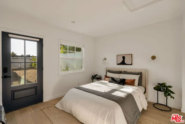 $1,300,000 | 930 North Keystone Street, Burbank, CA 91506