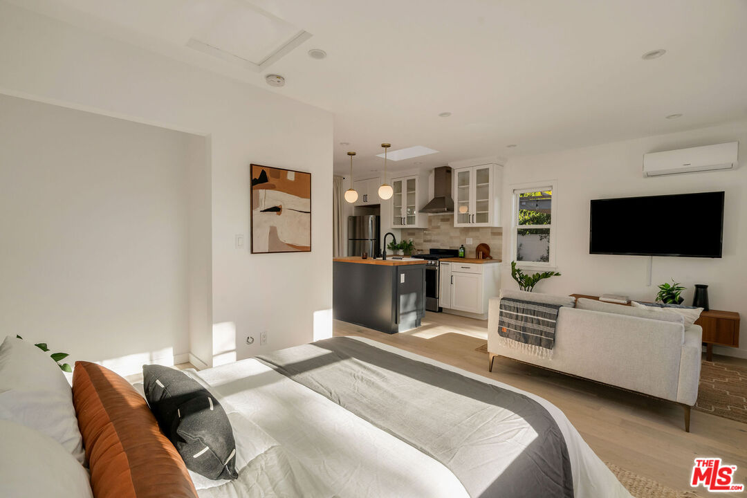 930 North Keystone Street Burbank, CA 91506 - Photo 21 of 29