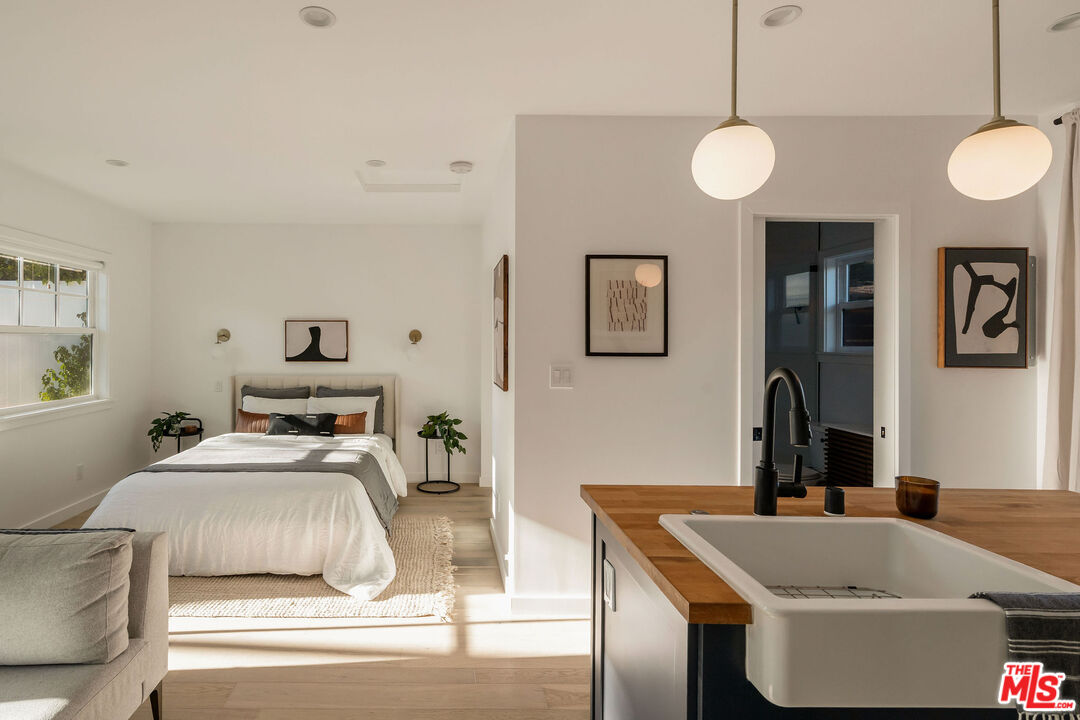 930 North Keystone Street Burbank, CA 91506 - Photo 23 of 29