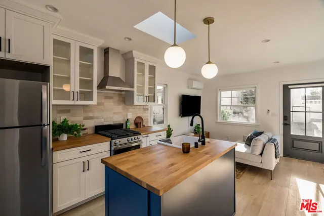 $1,300,000 | 930 North Keystone Street, Burbank, CA 91506