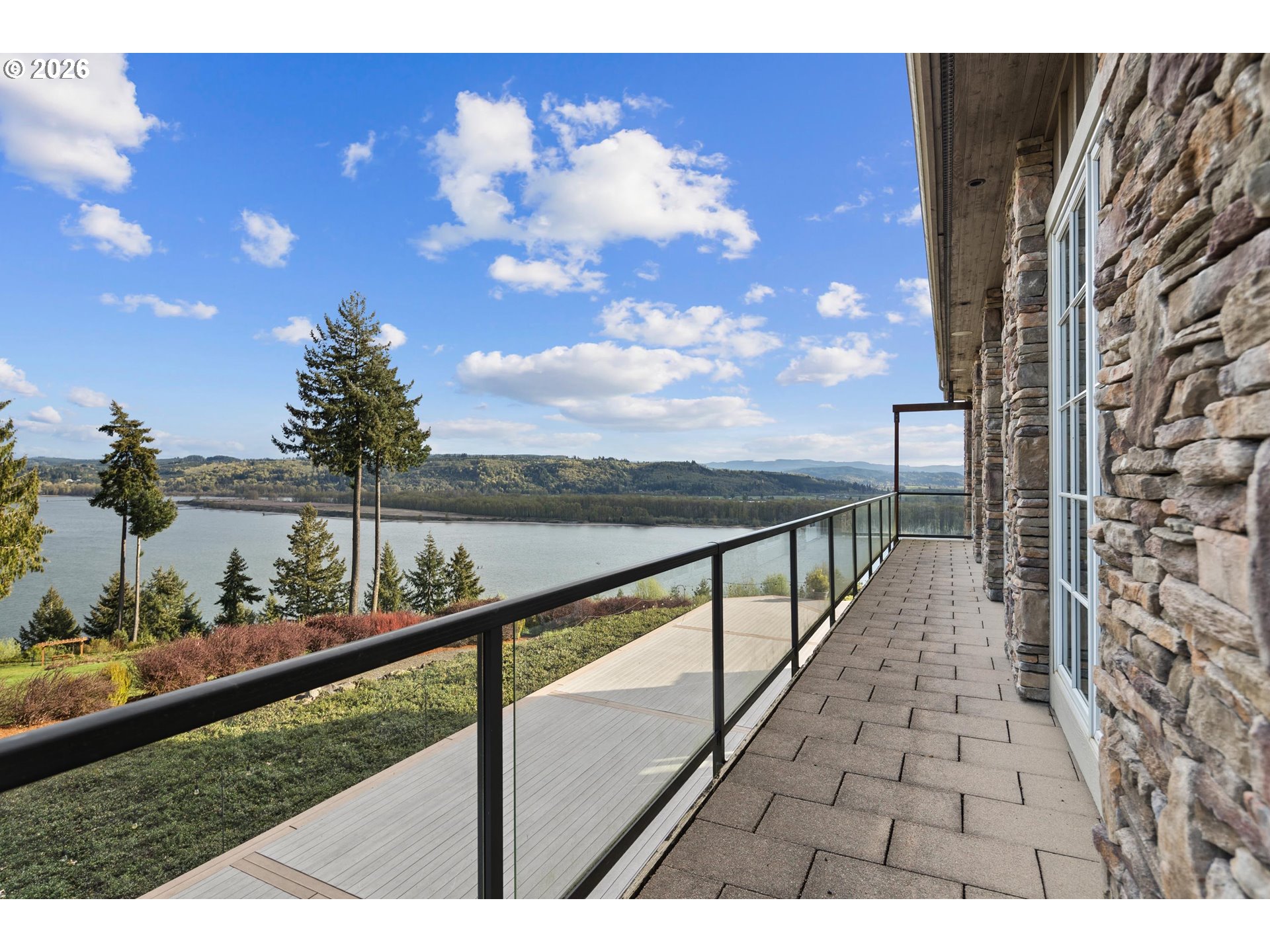 545 McAdams Road East Longview, WA 98632 - Photo 36 of 46 a view of city from a balcony