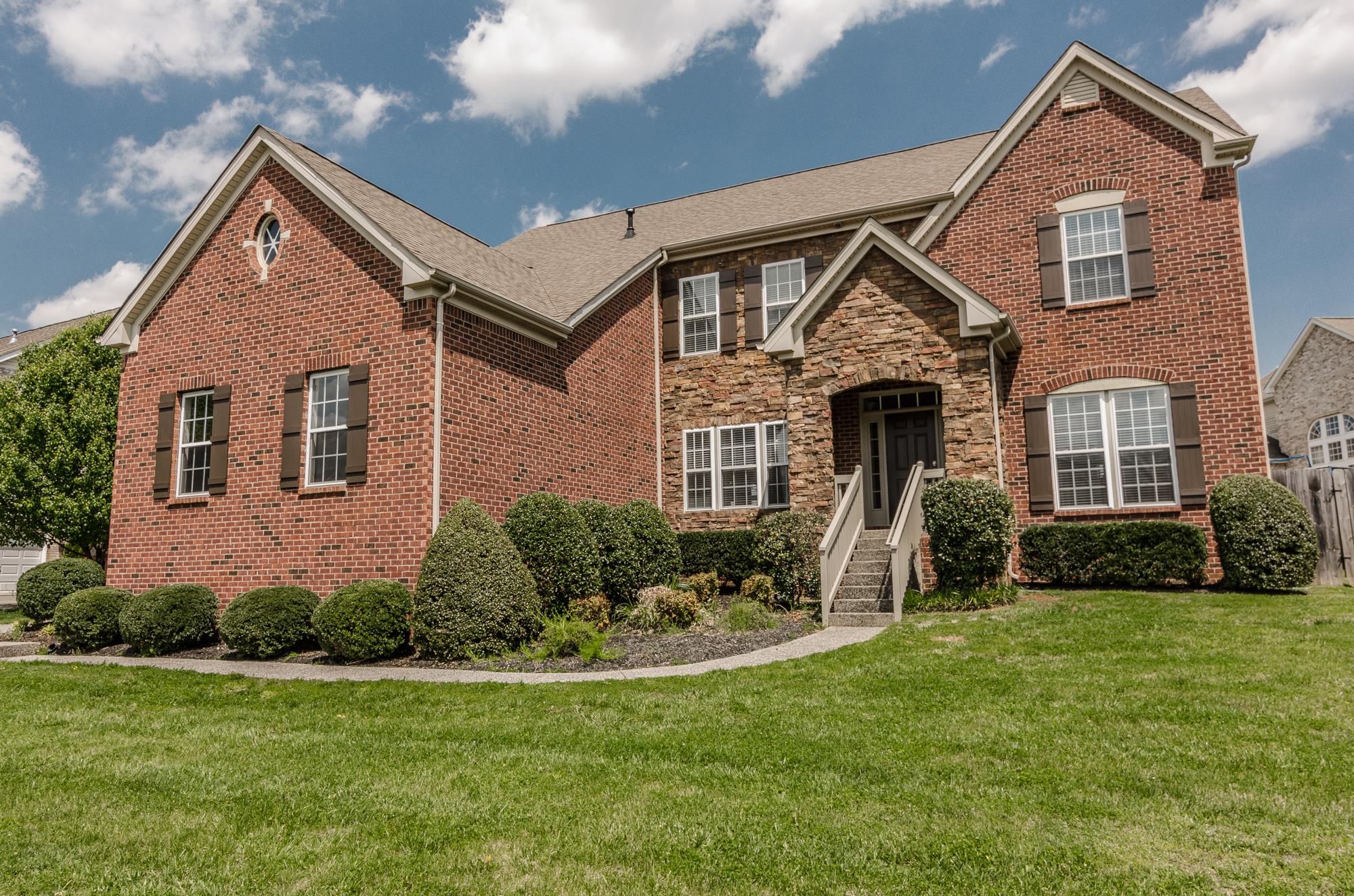 1008 Queens Place Spring Hill, TN 37174 - Photo 2 of 23 Gallery Image 2