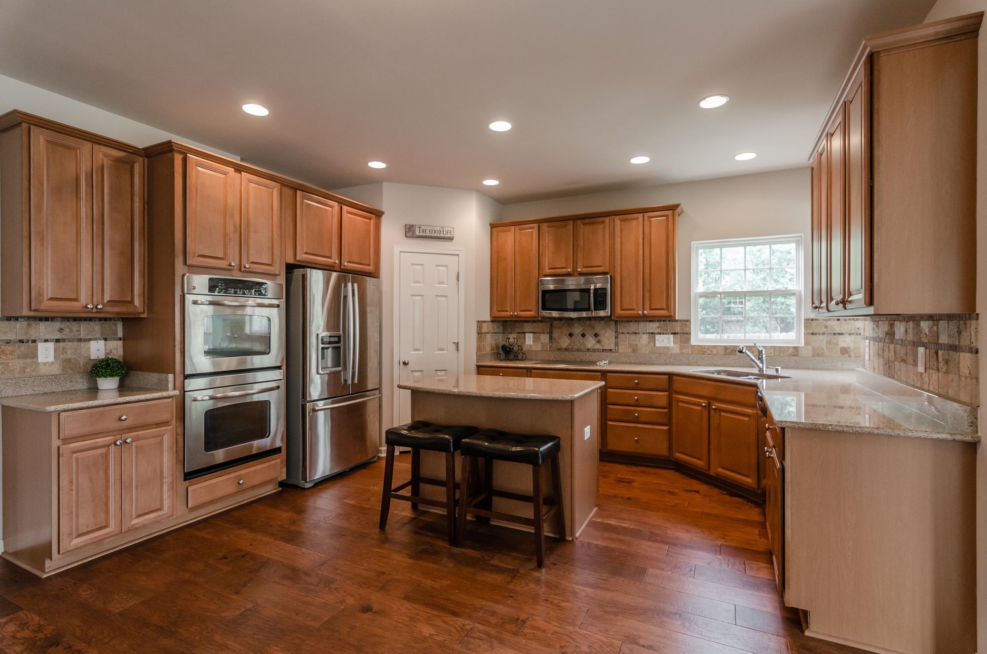 1008 Queens Place Spring Hill, TN 37174 - Photo 6 of 23 Gallery Image 6