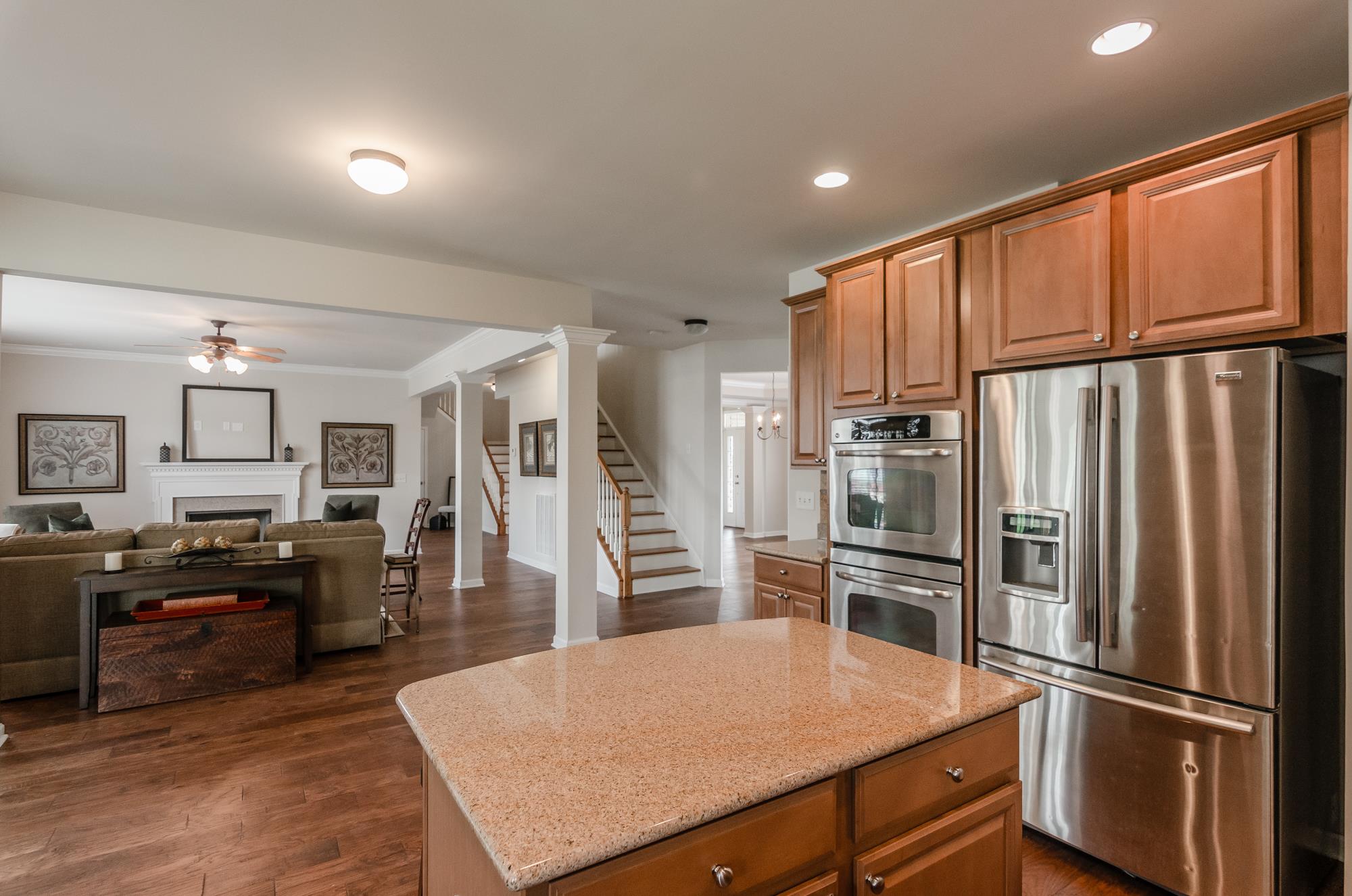 1008 Queens Place Spring Hill, TN 37174 - Photo 7 of 23 Gallery Image 7