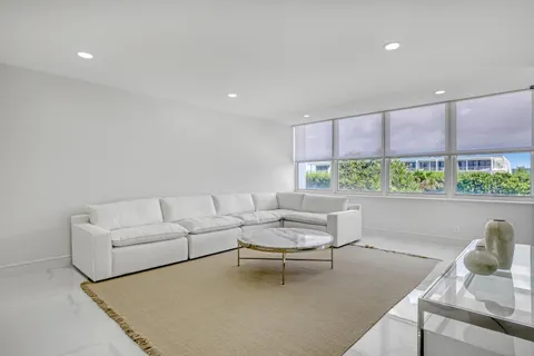 $895,000 | 2295 South Ocean Boulevard, Unit 321, Palm Beach, FL 33480