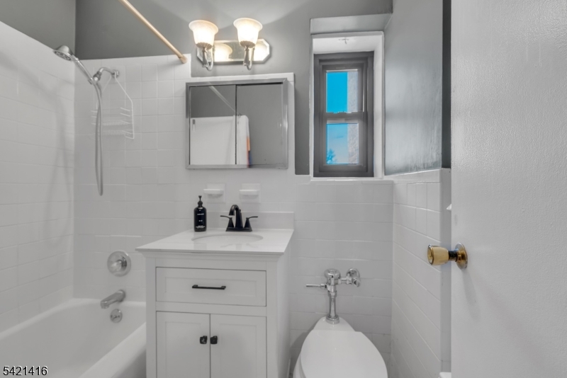 208 Anderson Street Hackensack, NJ 07601 - Photo 6 of 15