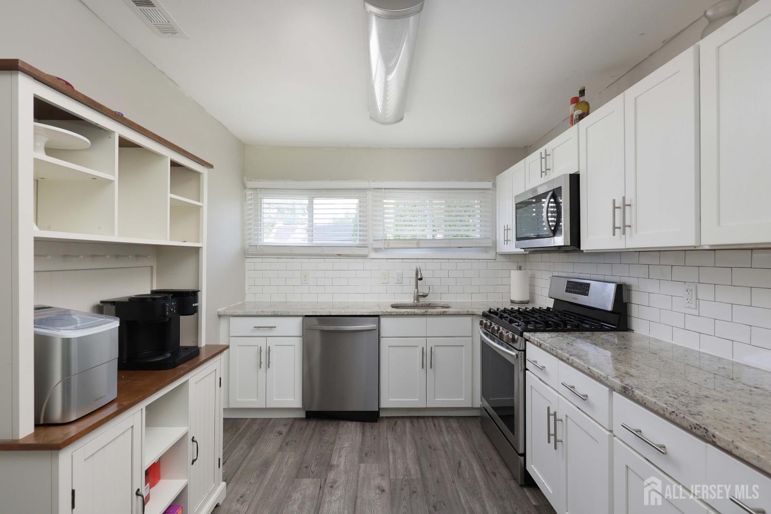 33 Pine Tree Road Old Bridge, NJ 08857 - Photo 8 of 28