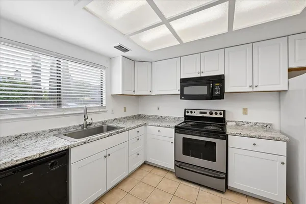 $319,950 | 6830 Calvine Road, Sacramento, CA 95823