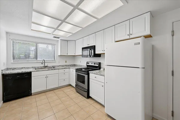 $319,950 | 6830 Calvine Road, Sacramento, CA 95823