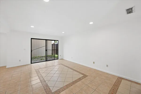 $319,950 | 6830 Calvine Road, Sacramento, CA 95823