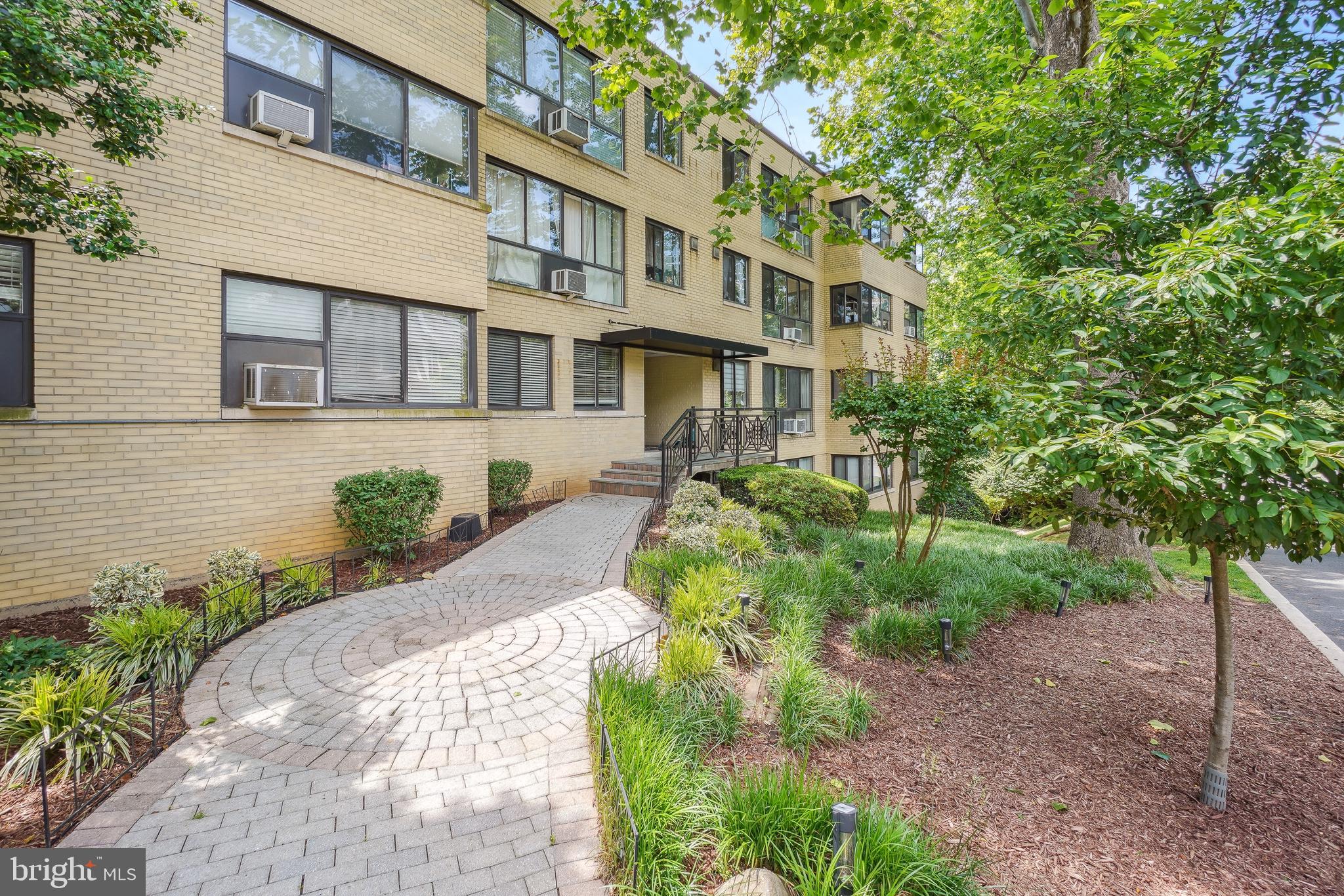 3901 Tunlaw Road Northwest, Unit 706 Washington, DC 20007 - Photo 3 of 30 Gallery Image 3