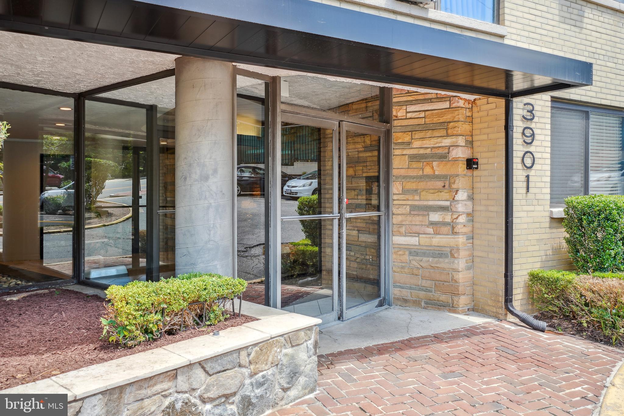 3901 Tunlaw Road Northwest, Unit 706 Washington, DC 20007 - Photo 4 of 30 Gallery Image 4