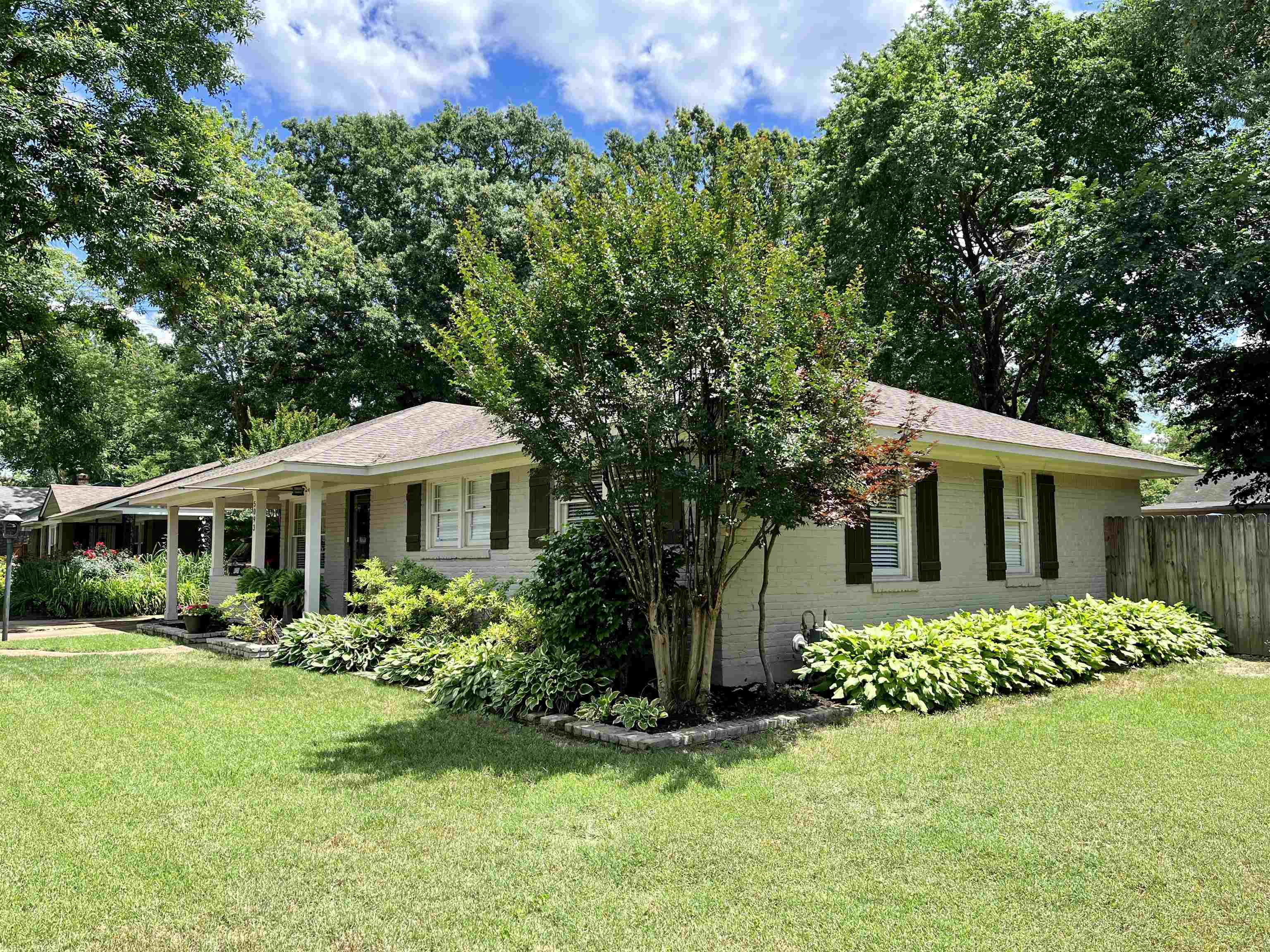5093 Sequoia Road Memphis, TN 38117 - Photo 2 of 14 Gallery Image 2