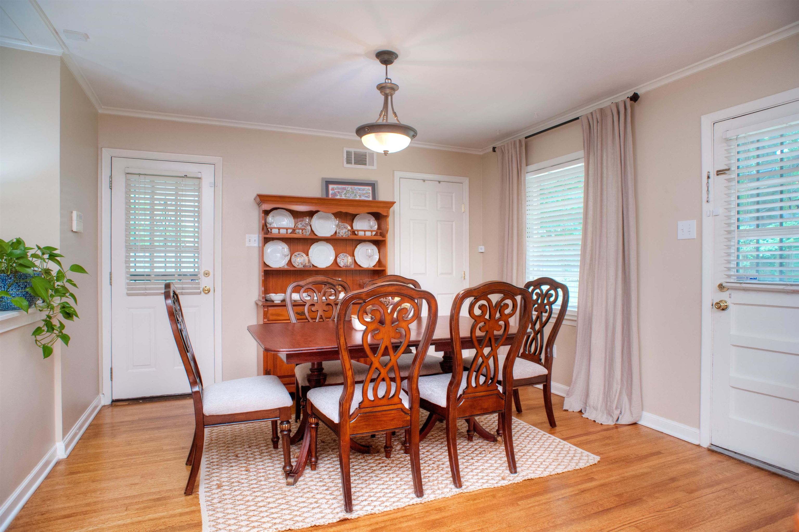 5093 Sequoia Road Memphis, TN 38117 - Photo 5 of 14 Gallery Image 5