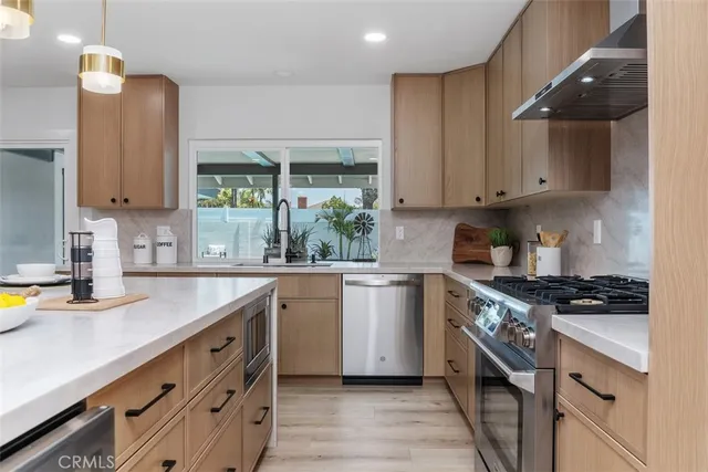 $2,279,900 | 13762 Palace Way, Tustin, CA 92780