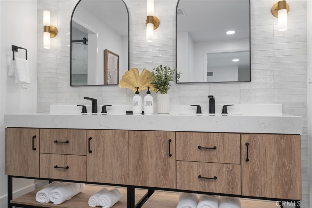 13762 Palace Way Tustin, CA 92780 - Photo 23 of 43