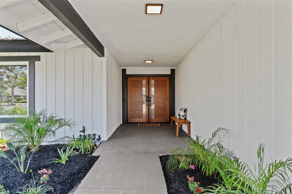 13762 Palace Way Tustin, CA 92780 - Photo 3 of 43